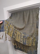 Chusta szal ciemno zielony wzory frędzle