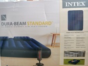 Materac dwuosobowy Intex z pompką