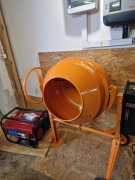 Zestaw agregat prądotwórczy z Betoniarką elektryczną 230 v 140L 850W KD490