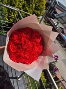 Wieczne róże satynowe, dostępność w różnych kolorach 