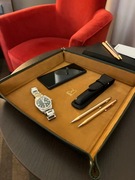 Taca ze skóry na zegarki, biżuterie i akcesoria