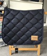 Czaprak ujezdzeniowy BOSS granatowy Full DL