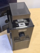 Młynek do kawy DeLonghi KG79