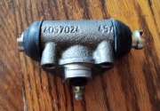 Cylinderek hamulcowy tył Fiat 126p  4057024