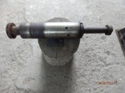 wrzeciono  wałek w obudowie frezarki pilarki