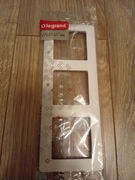 Ramka potrójna pionowa Legrand Valena life biała