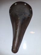 Stare skórzane siodełko rowerowe