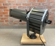 Niemiecka Lampa Sceniczna Teatralna loft j.nowa oryginał 82 rok