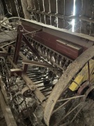 Siewnik zbożowy przerobiony do ciągnika C-330 / C-360