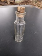 Stara butelka apteczna. PRL