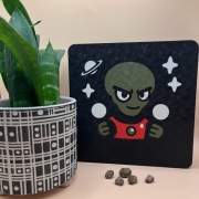 Dekoracja ścienna 3D - Kosmita z gry Air Challenge + kod bonusowy do gry