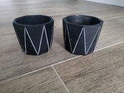 Nowe czarno - białe osłonki na doniczki