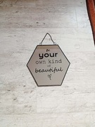 Lustro w metalowej ramie 