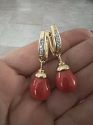 Złote kolczyki z koralem 