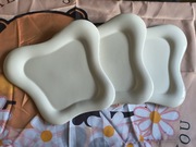 Zestaw 3 talerzy marki Ambition, unikatowy kształt kleksa.