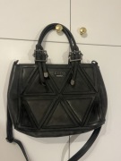 Torebka listonoszka kolor nero zamsz