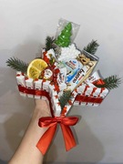 Słodki prezent na święta box z czekoladek Kinder gwiazdka 