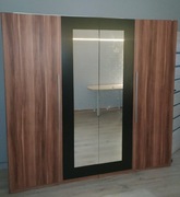 Szafa z lustrem..