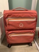 Damska walizka Delsey paris