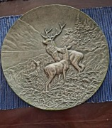 Talerz ozdobny płaskorzeźba gips jelenie motyw leśny śr. 34 cm