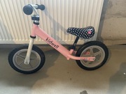Rowerek biegowy dla dziewczynki 