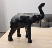 Duża figurka - słoń ze skóry