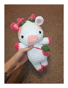 Malinowa krówka na szydełku 