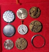 Mechanizmy starych zegarków kieszonkowych 