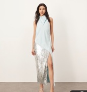 ASOS  – Jasnoniebieska sukienka maxi wiązana na szyi zdobioną frędzlami