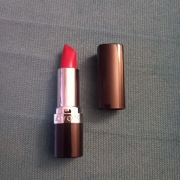 Avon szminka Ultra Creamy Show Some Skin