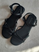 Nowe czarne sandały z cienkimi paskami Sinsay wygodne damskie sandały 39