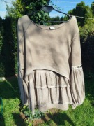 Brązowa bluzka z dwóch materiałów z bufiastymi rękawami By o La La M 38 