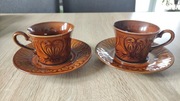 .Zestaw dwóch filiżanek z podstawkami kamionka