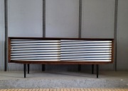 Komoda orzechowa sideboard vintage lata 60. prl kolor