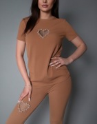 Prążkowany damski komplet sportowy legginsy i bluzka serca dżety camel S