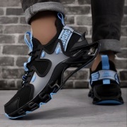 Nowe męskie buty z cienką oddychającą siateczką.