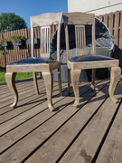 Krzesła z orzecha po renowacji 