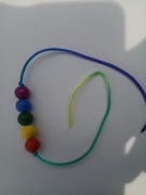 Bransoletka ze sznurkiem tęczowa