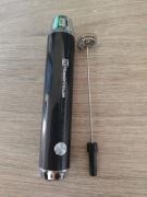 Akumulatorowy spieniacz do mleka marki Maestri House.