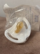 Smoczek NUK anatomiczny, ortodontyczny 0-6 m