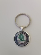 Brelok , breloczek , wypukłe szkło.. Skoda