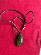 Wisiorek na rzemyku,długość samego rzemyka-23,5cmx2,wisiorek-3,7x1,5cm