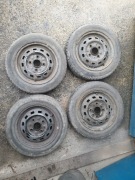 Opony 13" z felgami stalowymi 145/70 Dayton D110