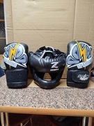 Rękawice bokserskie i kask
