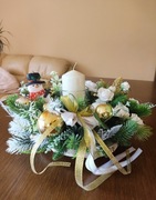 Stroik świąteczny bożonarodzeniowy na stół białe róże, złote dodatki 33 cm