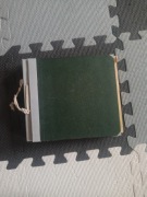 Ręcznie wykonany album z singlami winylowymi 