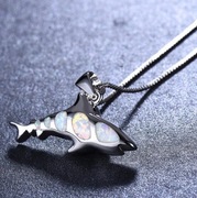naszyjnik z rekinem damski