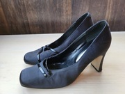 Damskie satynowe czółenka z ozdobnymi paskami