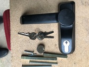 KLAMKA BLOKOWANA KLAMKA  BRAMY GARAŻOWEJ