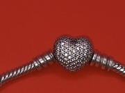 Bransoletka Pandora Moments z zapieciem  Sparkling Heart